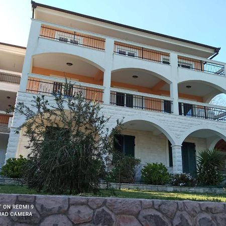 Apartmani Andrea ヘルツェグ・ノヴィ エクステリア 写真