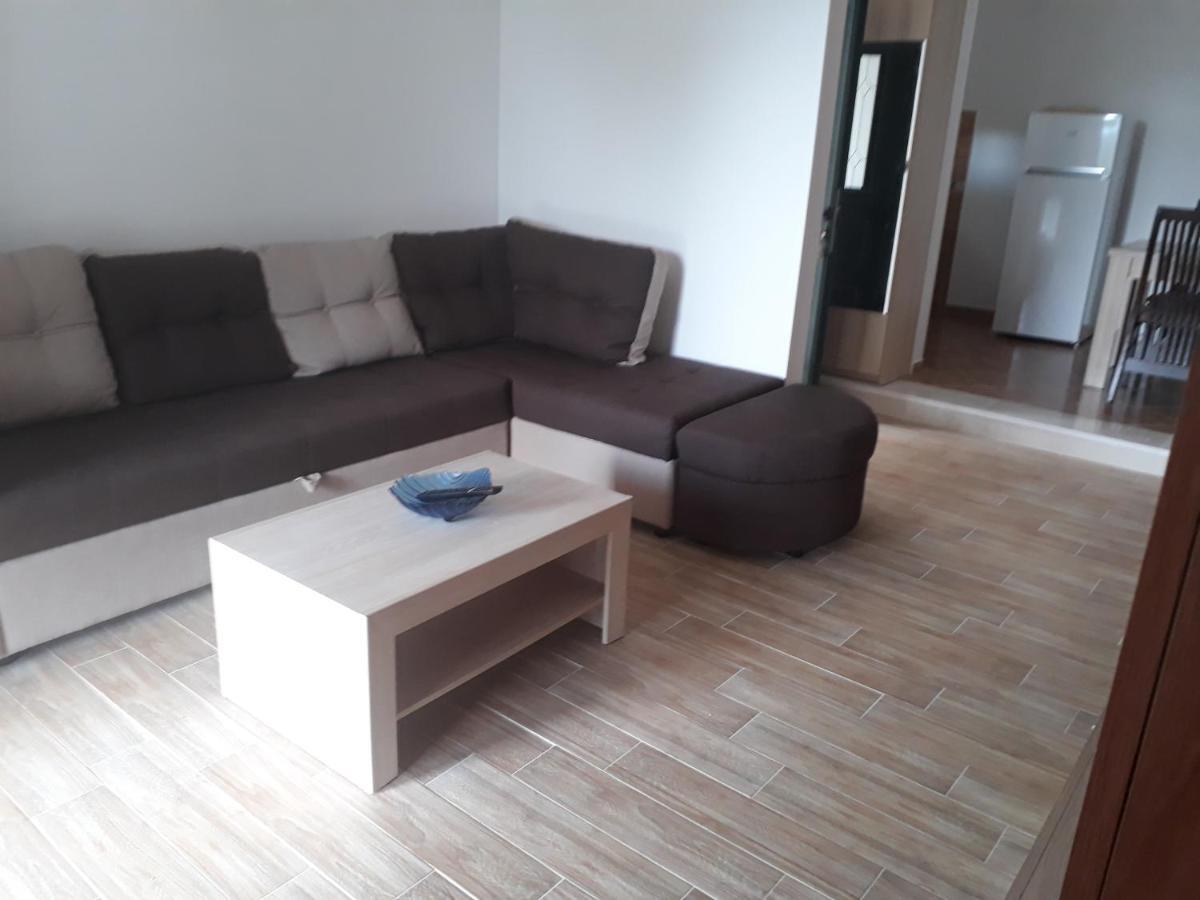 Apartmani Andrea ヘルツェグ・ノヴィ エクステリア 写真