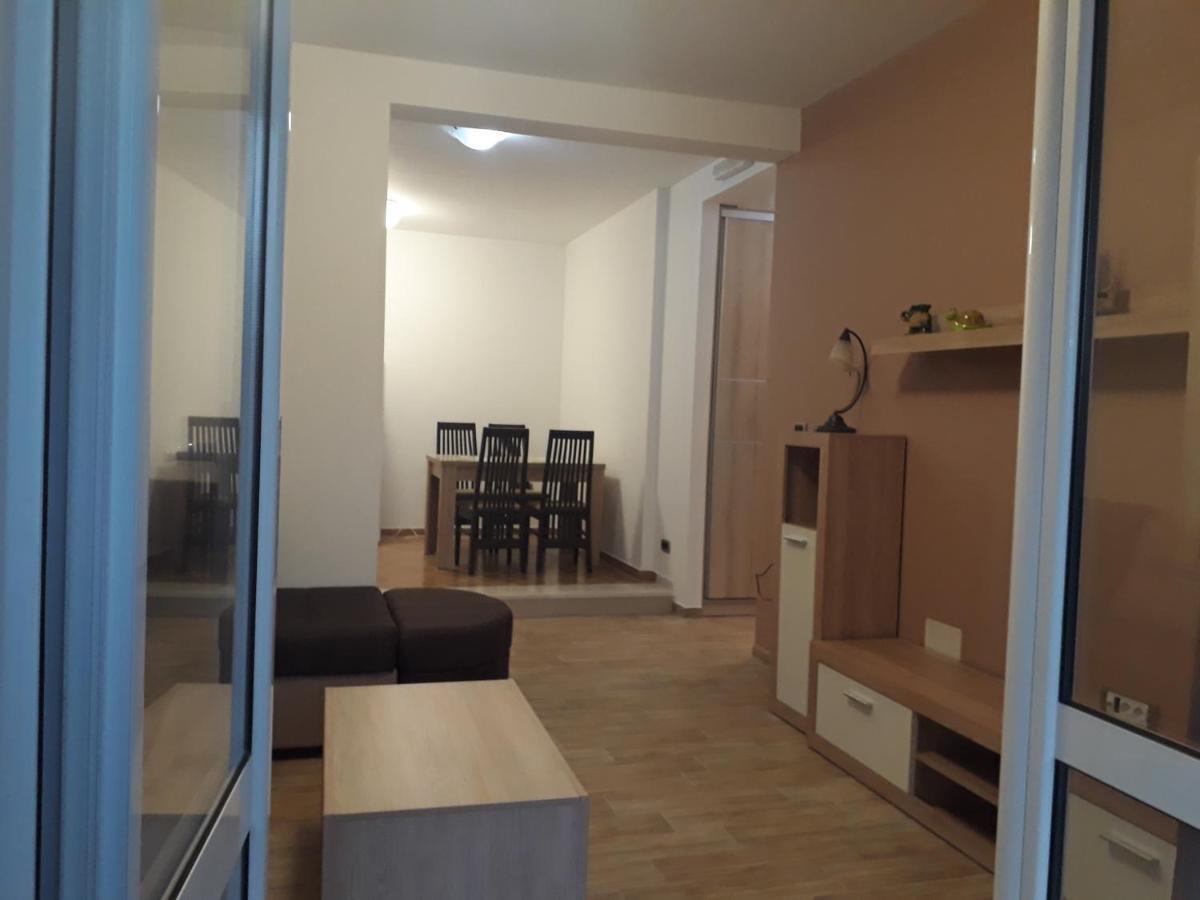 Apartmani Andrea ヘルツェグ・ノヴィ エクステリア 写真