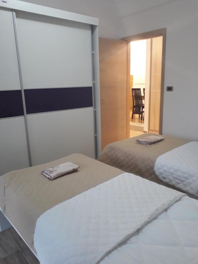 Apartmani Andrea ヘルツェグ・ノヴィ エクステリア 写真