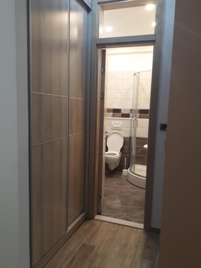 Apartmani Andrea ヘルツェグ・ノヴィ エクステリア 写真